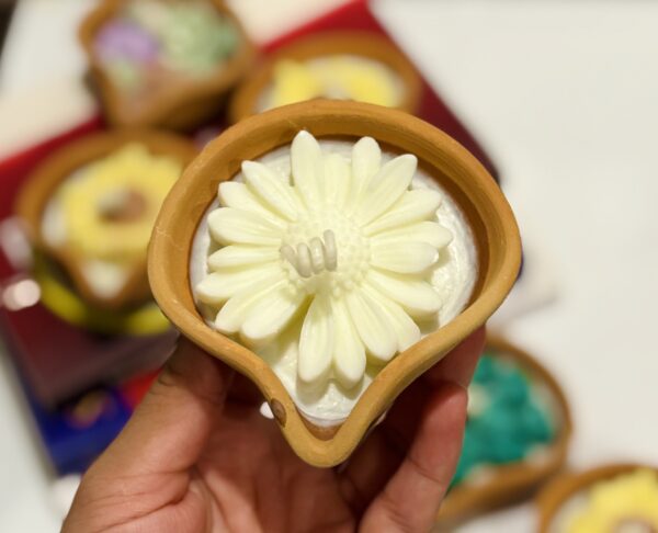 DIYA CANDLE - DAISY