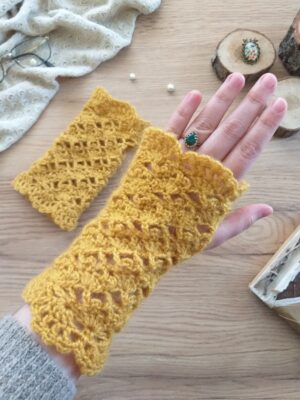FINGERLESS GLOVES (SOFT MUSTARD)